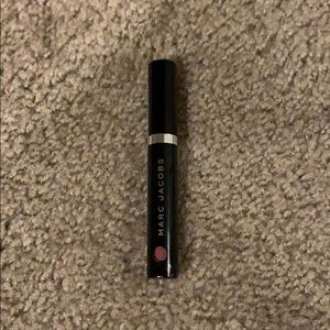 Marc jacobs liquid creme in the shade slow burn